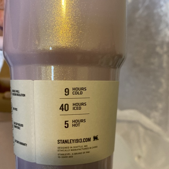 Stanley Blush Quencher Tumbler with Handle - Picture 8 of 9